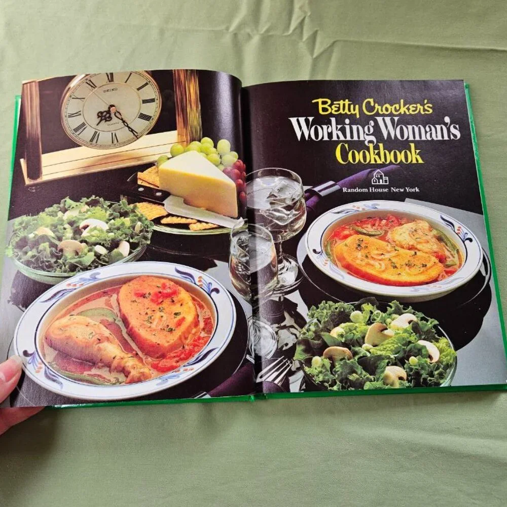 Betty Crocker's Working Woman's Cookbook Hardcover - Delicious Dinner Recipes - Picture 5 of 11